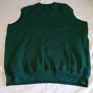 Men's Classic V-Neck Sweater Vest - Forest Green